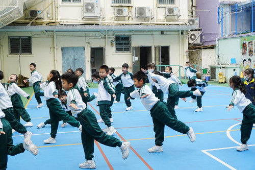 自然運動家（花園瑜伽）
